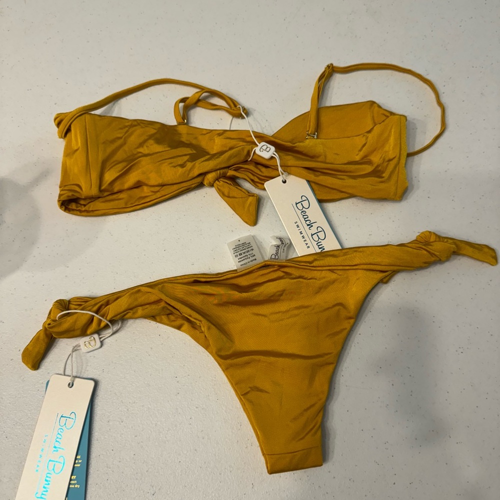 Beach bunny bikini set - Picture 3 of 3